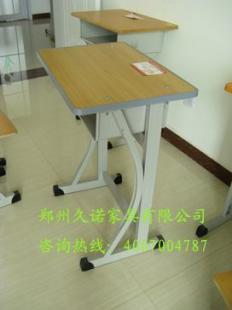 一站式采購(gòu)指南 從供應(yīng)到定做，解析學(xué)生與培訓(xùn)班課桌椅的專業(yè)選擇